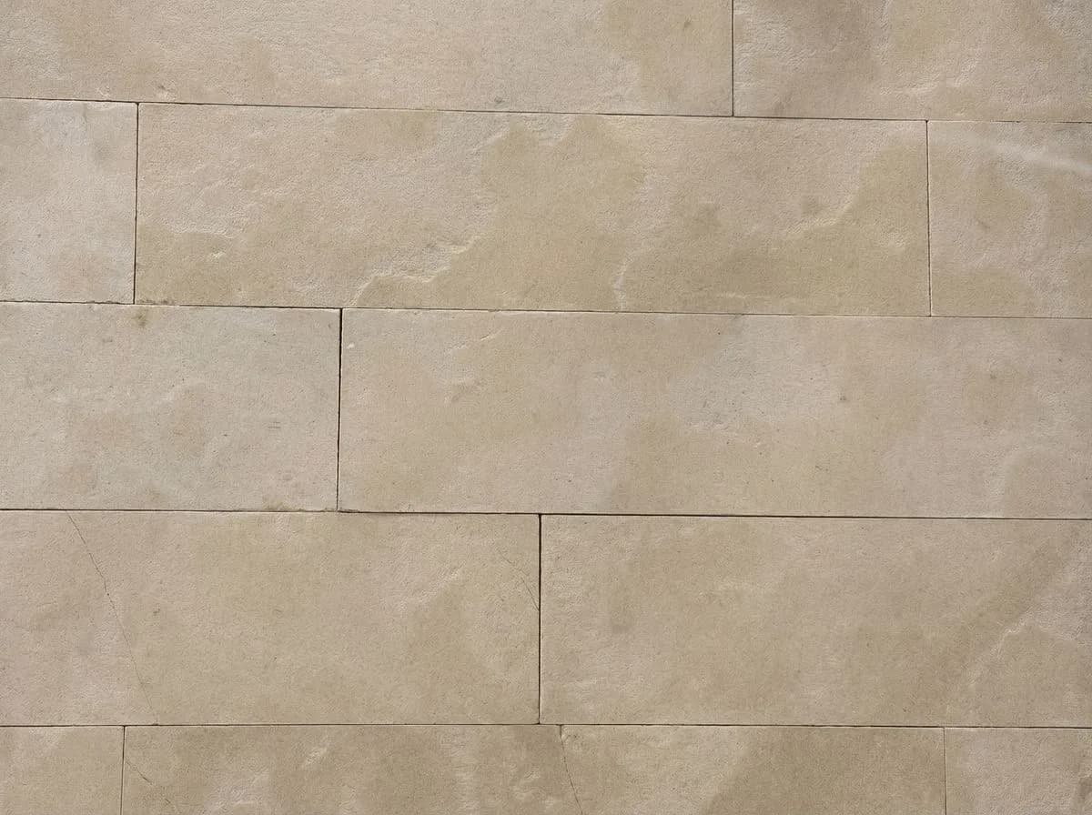 Atlas Beige Cuir — in context