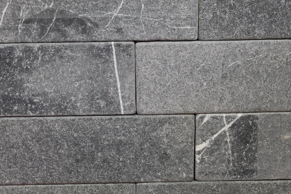 Montain Noir Vieilli — Montain Noir with Vieilli finish, Moroccan natural stone texture