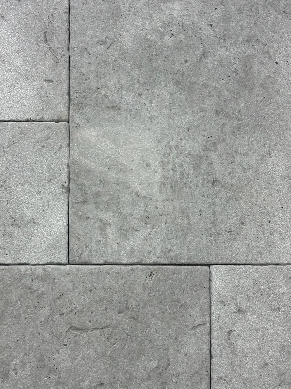 Montravel Château Vieilli — Montravel with Château Vieilli finish, Moroccan natural stone texture